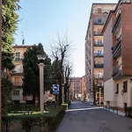 L\'Arche Lodovico Il Moro - House On The Navigli River