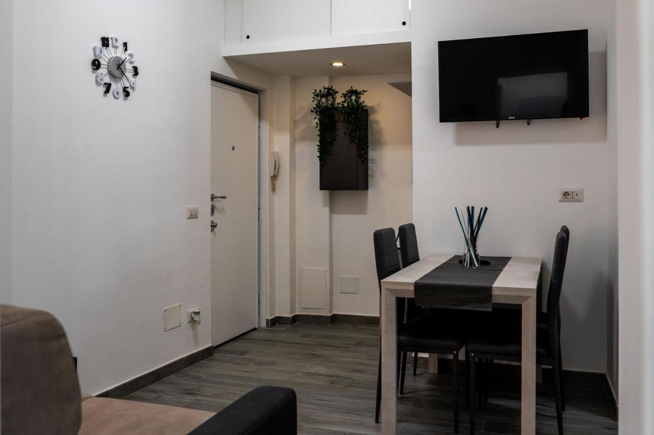 Apartment L'arche Lodovico Il Moro - House On The Navigli River