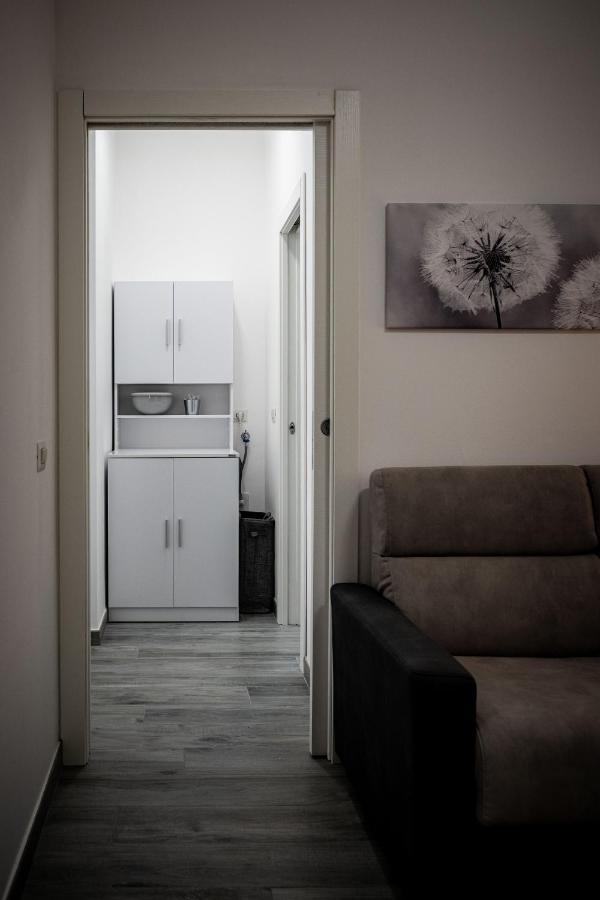 Apartment L'arche Lodovico Il Moro - House On The Navigli River *